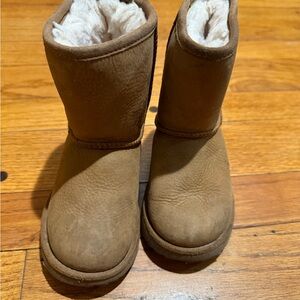 UGG Kids Classic II